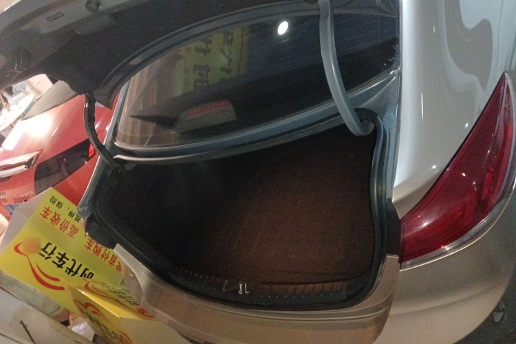 现代 领动 2016款 1.6L 自动智炫·豪华型局部细节23