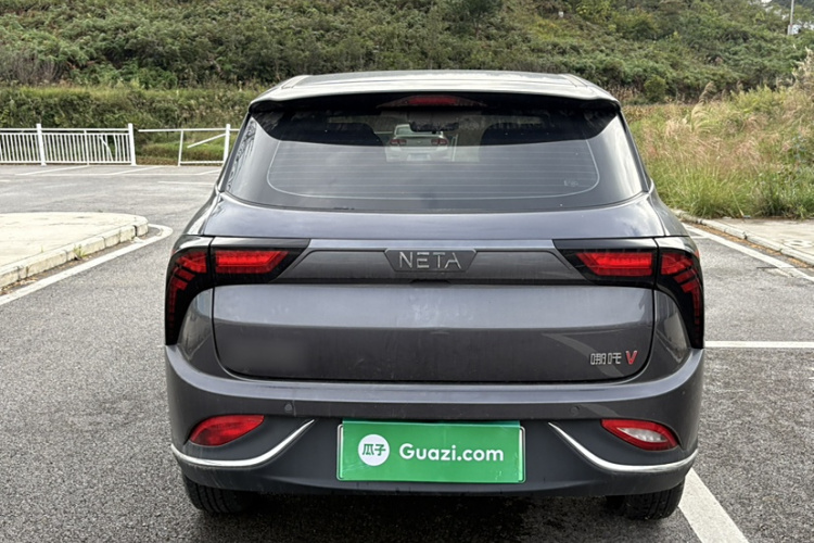 哪吒汽车 哪吒V 2022款 潮 400 Lite车身外观6005