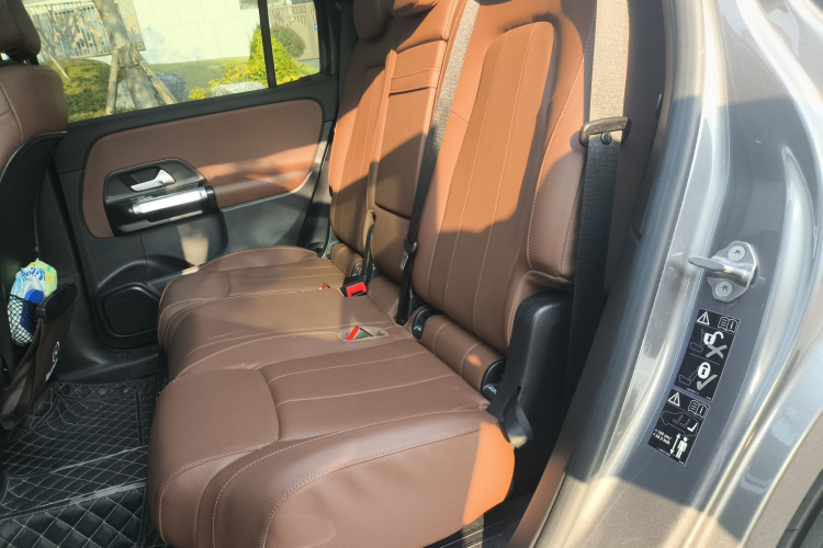 奔驰GLB 2022款 改款二 GLB 200 时尚型中控内饰7004