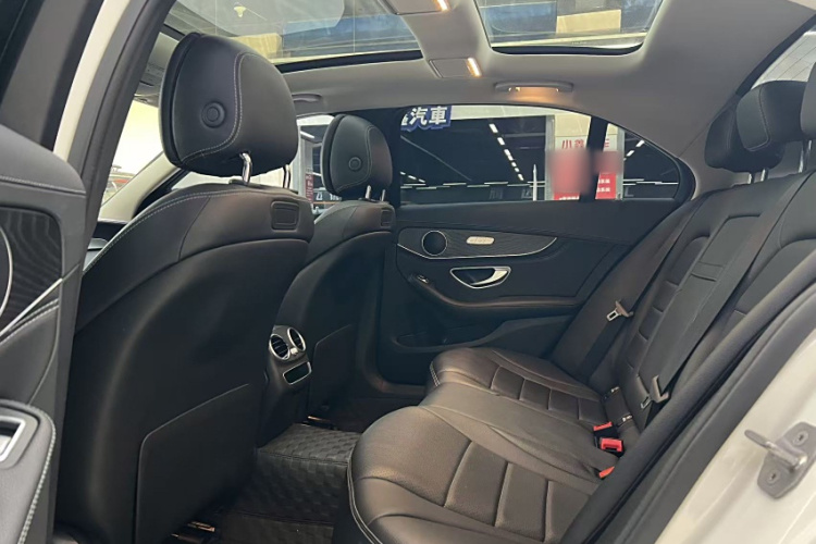 奔驰C级 2019款 C 260 L 运动版中控内饰7006