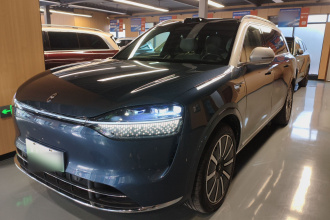 鸿蒙智行 问界M9 2024款 增程 Ultra版 42kWh 6座版