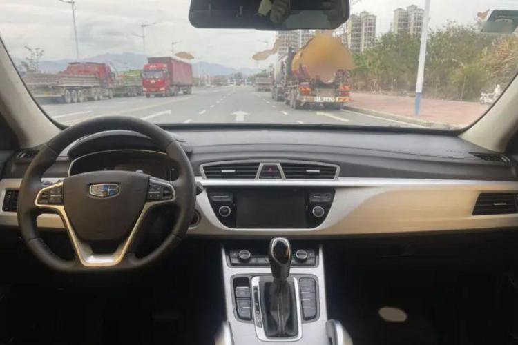 吉利汽车 博越 2016款 1.8TD 自动智慧型中控内饰7001