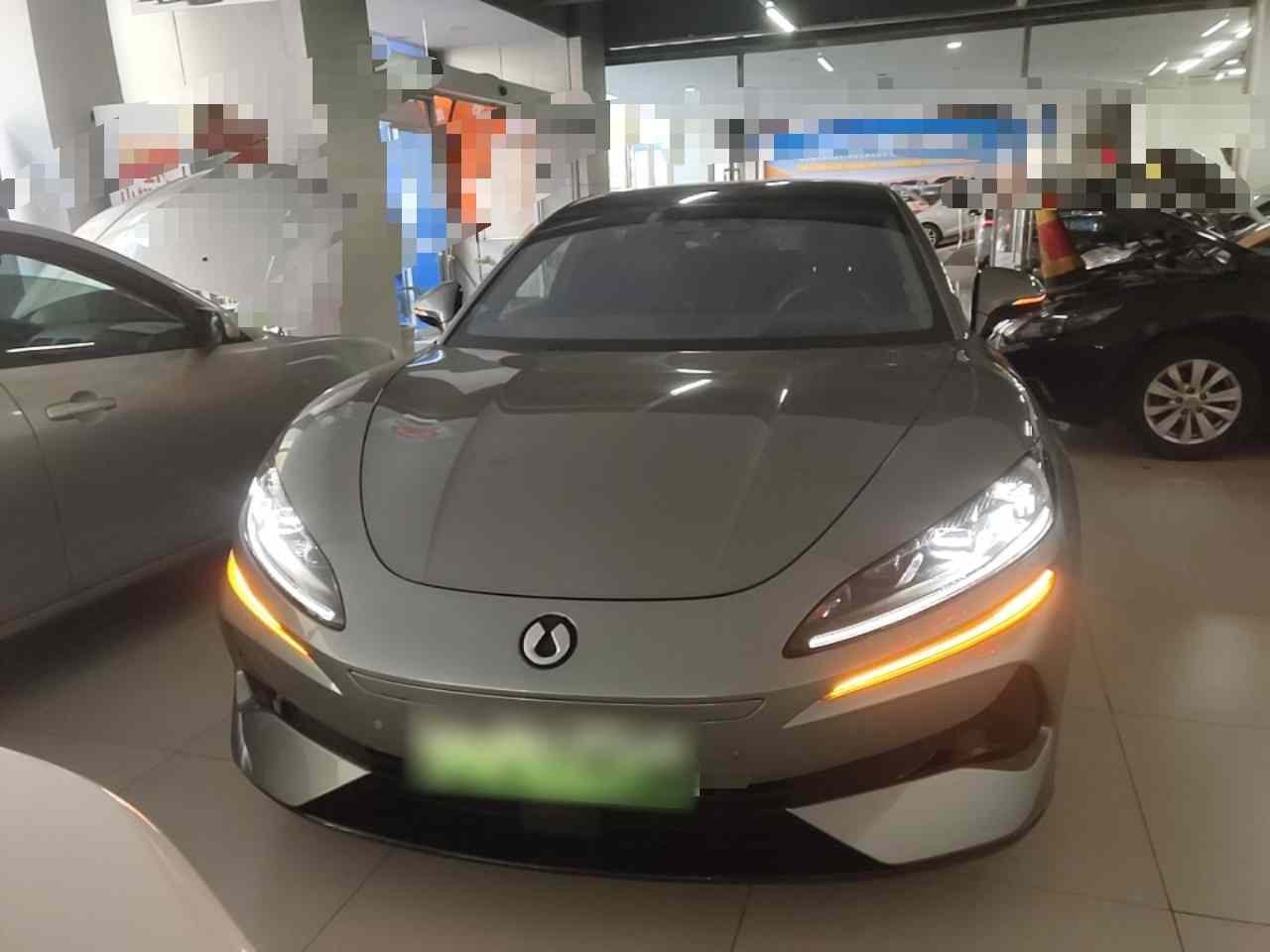 腾势Z9GT 2024款 1100四驱Ultra版(1)