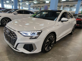 奥迪A3 2024款 A3L Limousine 35 TFSI 时尚运动型