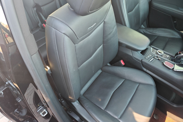 凯迪拉克XT6 2022款 2.0T 七座四驱豪华型局部细节41