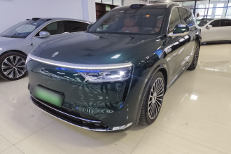 鸿蒙智行 问界M8 2025款 增程 Ultra版 53.4kWh 6座版