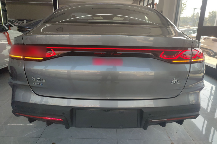 比亚迪 秦L 2024款 DM-i 120KM超越型车身外观6