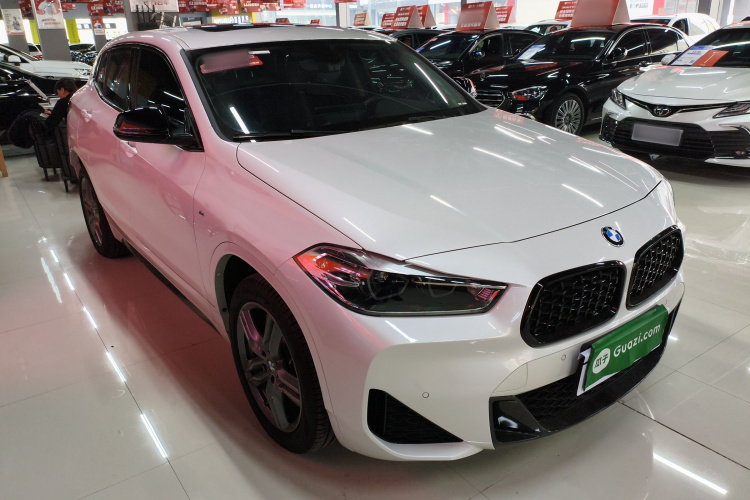 宝马X2 2023款 sDrive25i M运动曜夜版车身外观3