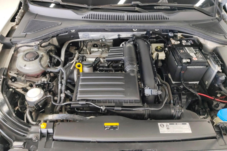 大众 朗逸 2021款 280TSI DSG舒适版机舱底盘24