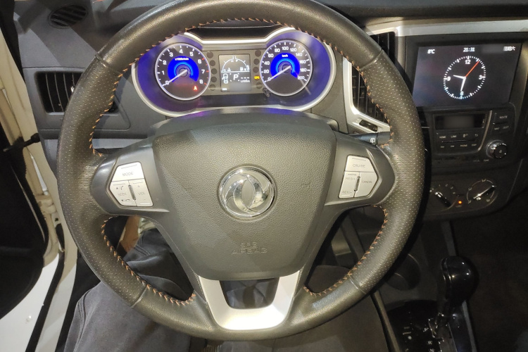 东风风神AX3 2016款 1.5L 自动尊酷型中控内饰13