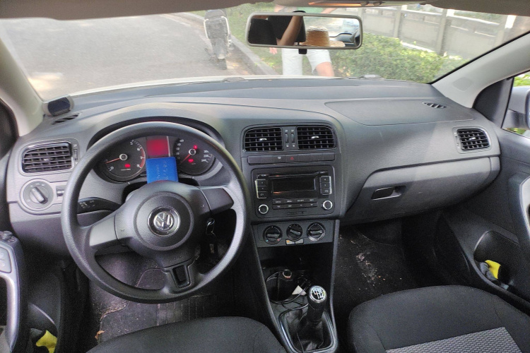 大众 Polo 2011款 1.4L 手动致乐版中控内饰7002