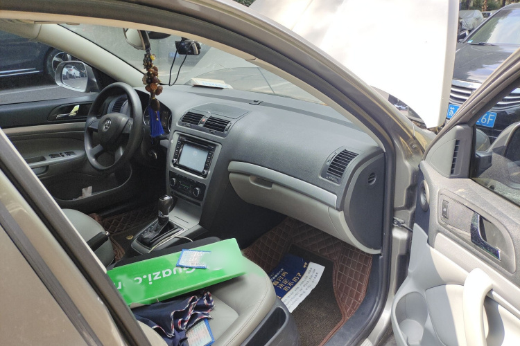 斯柯达 明锐 2014款 1.6L 自动逸俊版局部细节9005