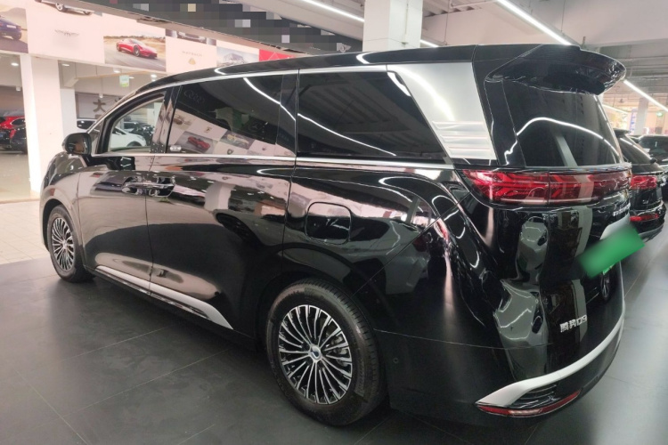 腾势D9 2022款 DM-i 970 四驱旗舰型车身外观6003