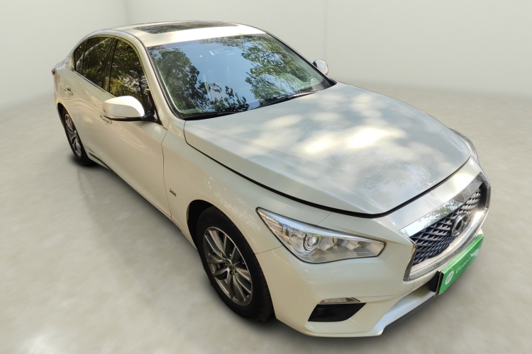 英菲尼迪Q50L 2022款 2.0T 舒适版车身外观3