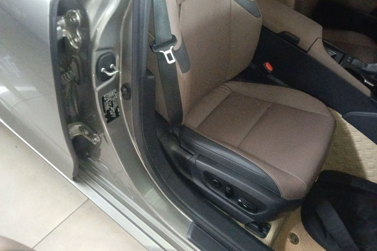 雷克萨斯ES 2022款 260 卓越版局部细节41