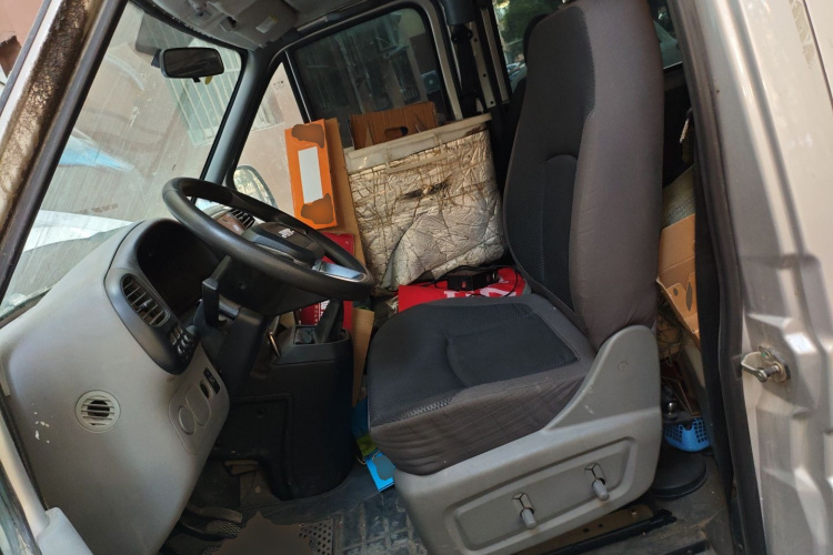 江铃 特顺 2019款 2.8T商运型短轴低顶6座国VI JX493中控内饰19