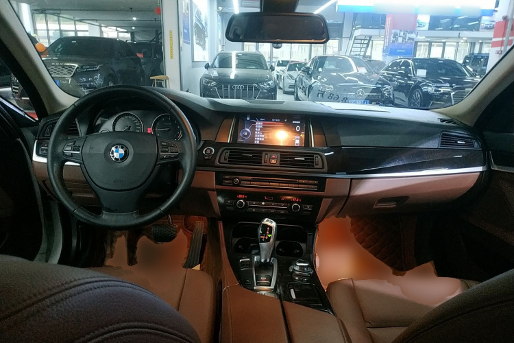 宝马5系 2014款 525Li 领先型中控内饰7002