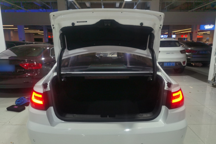 吉利汽车 帝豪GL 2018款 1.4T DCT精英智联型机舱底盘23