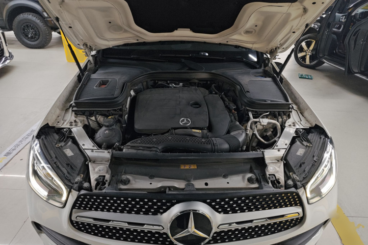 奔驰GLC 2020款 改款 GLC 260 L 4MATIC 豪华型机舱底盘24