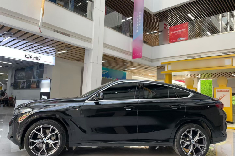 宝马X6 2023款 xDrive40i M运动套装车身外观6002