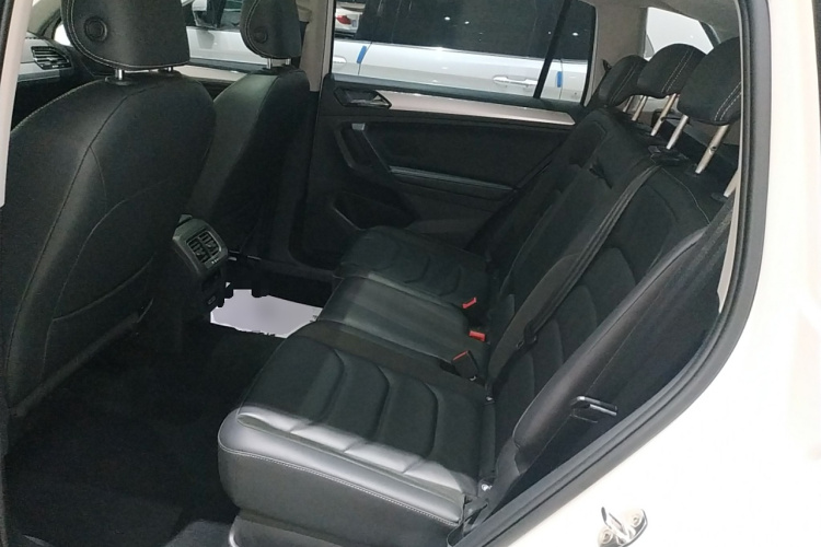 大众 途观L 2018款 330TSI 自动两驱豪华版中控内饰21