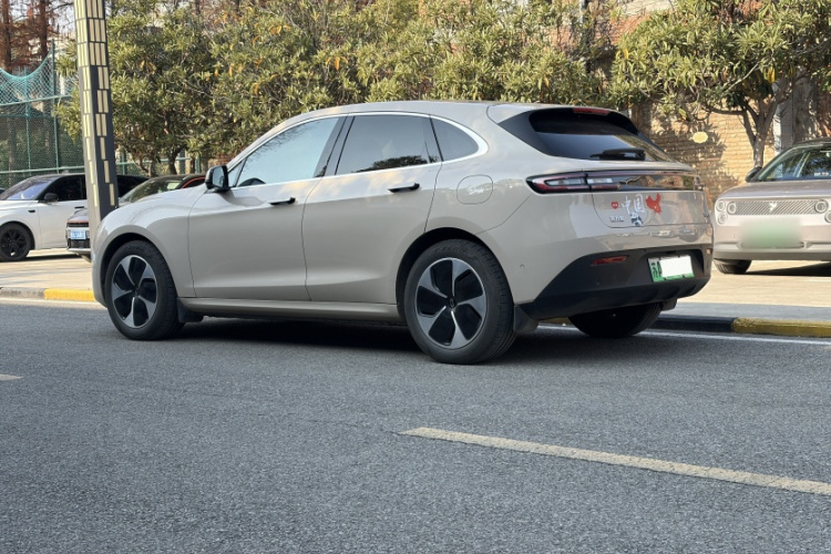 鸿蒙智行 问界M5 2022款 纯电后驱标准版车身外观6005