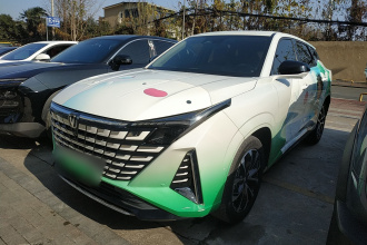 长安UNI-Z新能源 2024款 蓝鲸智电iDD 125km 超越型