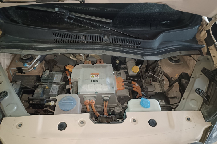 零跑汽车 零跑T03 2021款 400豪华Pro版机舱底盘24