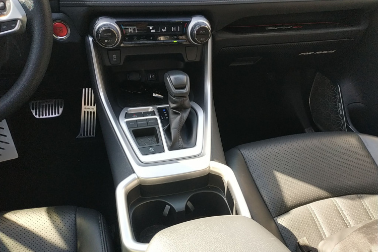 丰田 RAV4荣放 2020款 双擎  2.5L E-CVT两驱精英版局部细节18