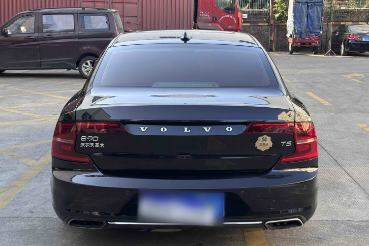 沃尔沃S90 2018款 T4 智远版车身外观6005