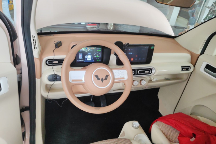 五菱汽车 宏光MINIEV 2024款 第三代 215km 进阶版中控内饰7002