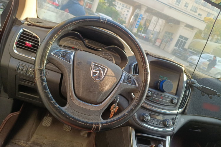 宝骏560 2015款 1.8L 手动精英型中控内饰13