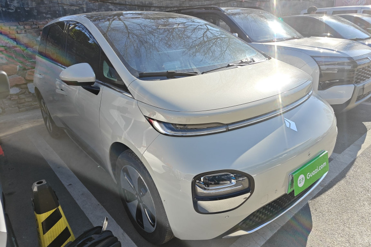 宝骏云朵 2023款 460 Max车身外观3