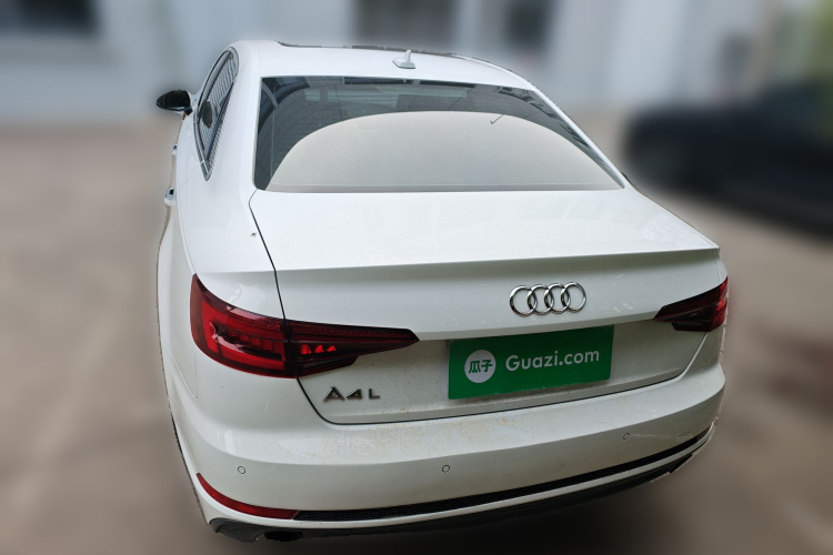 奥迪A4L 2018款 30周年年型 40 TFSI 时尚型车身外观6