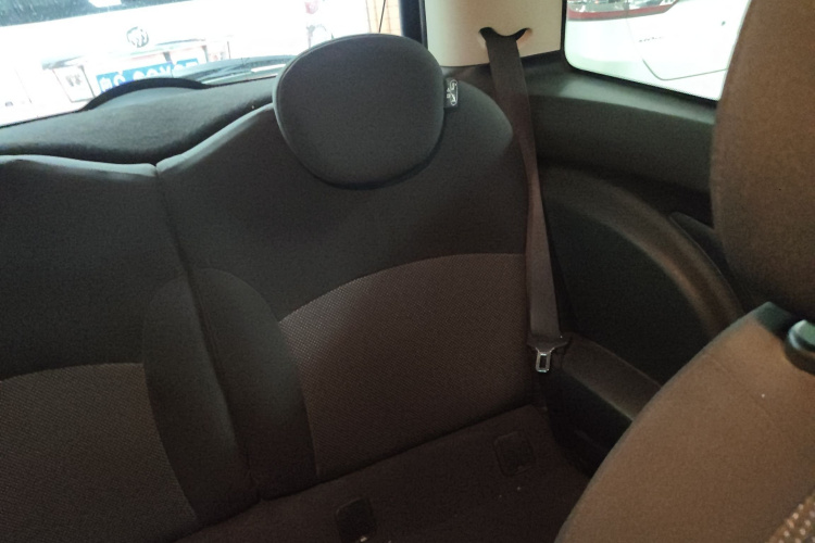 MINI 2011款 1.6L ONE中控内饰21