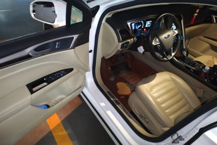 福特 蒙迪欧 2013款 2.0L GTDi200豪华型中控内饰7003