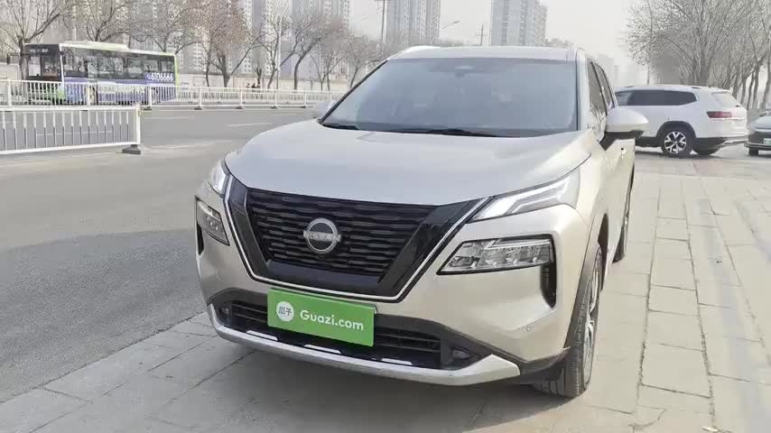 日产 奇骏 2023款 e-POWER 超混双电机四驱至尊版实拍1