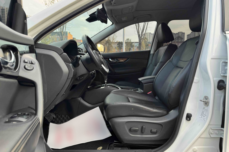日产 奇骏 2020款 2.0L XL Premium CVT 2WD智联尊享版中控内饰7002