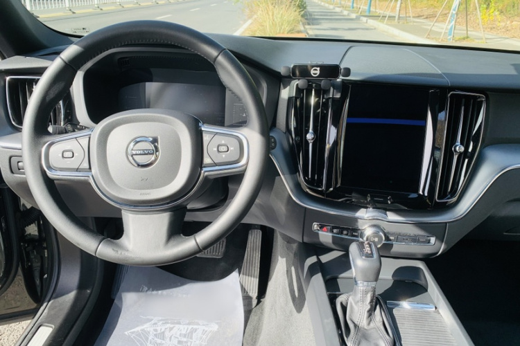 沃尔沃XC60 2021款 T5 四驱智逸豪华版中控内饰7006