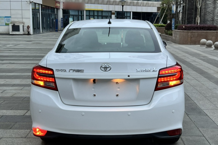 丰田 YARiS L 致享 2017款 1.5E CVT魅动版车身外观6006