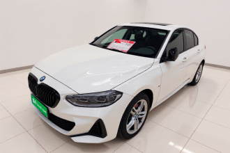 宝马1系 2021款 改款 120i M运动曜夜版