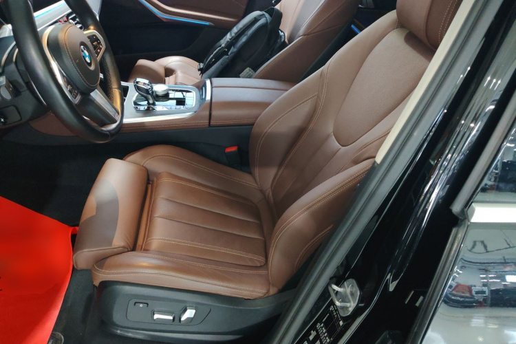 宝马X5(进口) 2021款 xDrive30i M运动套装中控内饰19