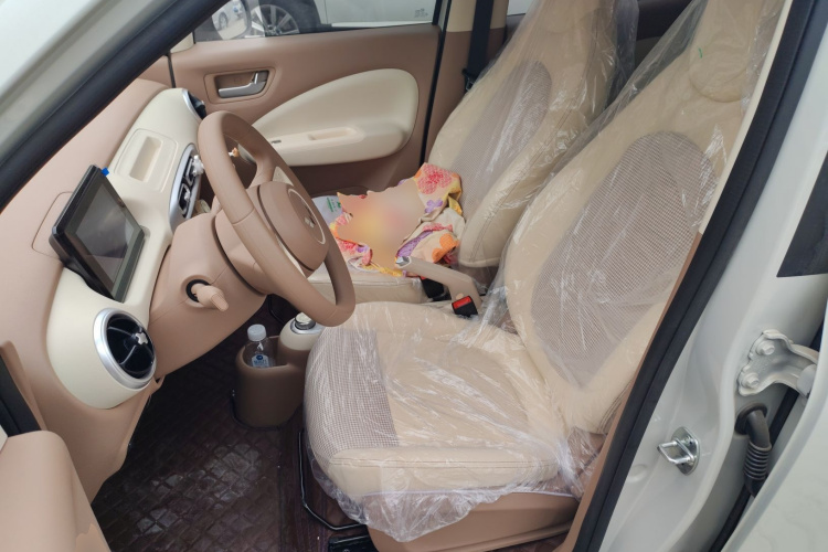 五菱汽车 宏光MINIEV 2025款 四门版 进阶款中控内饰19