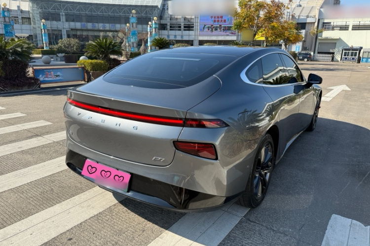 小鹏P7 2022款 670N+车身外观6003