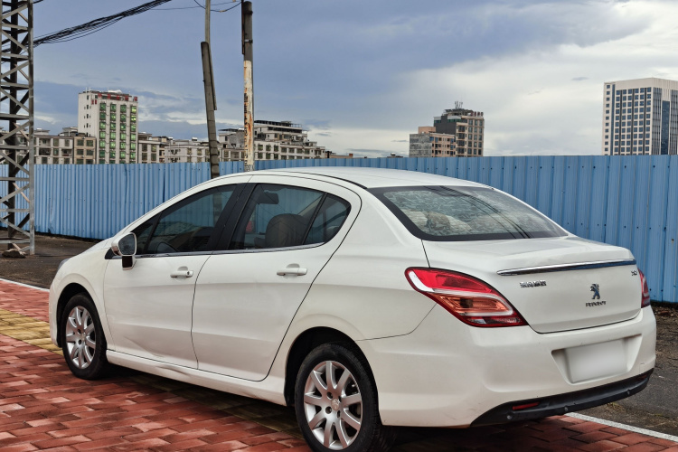 标致308 2014款 乐享版 经典 1.6L 自动优尚型车身外观6004