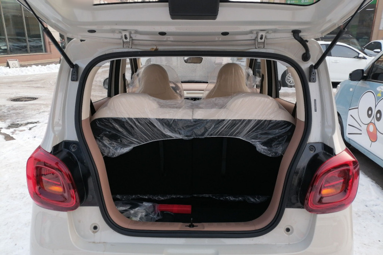 五菱汽车 宏光MINIEV 2025款 四门版 进阶款机舱底盘23