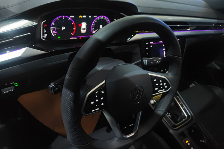 一汽-大众CC 2025款 380TSI 夺目 众享款中控内饰12