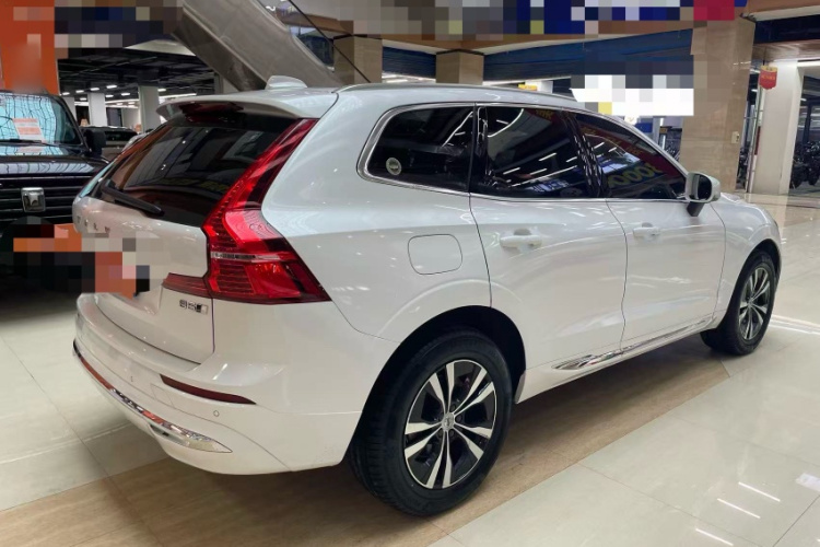 沃尔沃XC60 2023款 B5 四驱智逸豪华版车身外观6005
