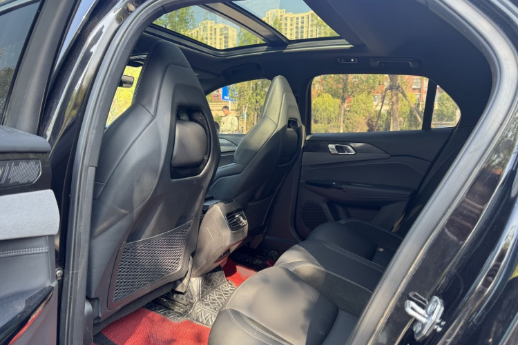 领克03 2022款 2.0TD DCT劲Plus中控内饰7003