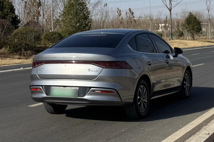 比亚迪 秦PLUS 2023款 冠军版 DM-i 55KM领先型车身外观6005